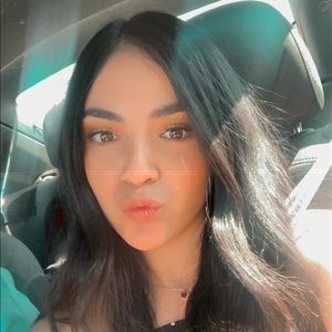 Meet your Posher, Cynthia